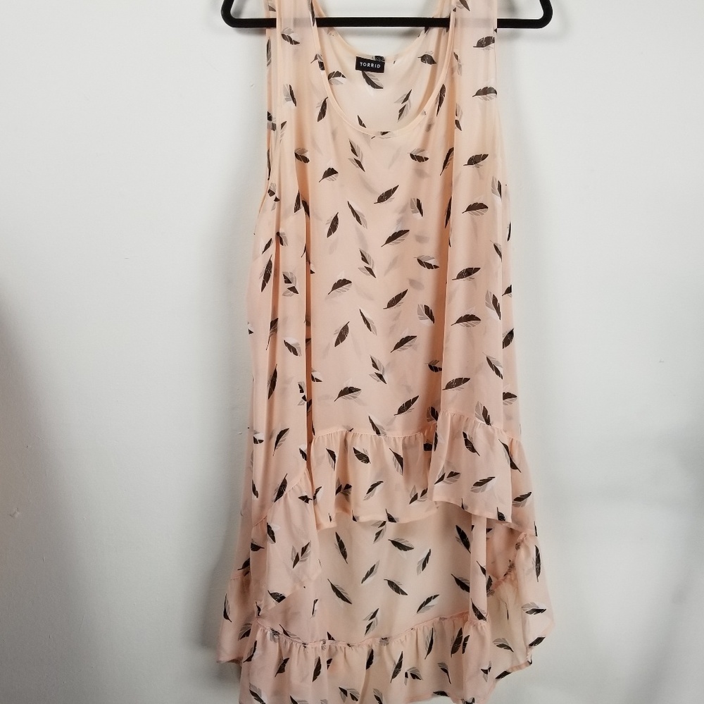 Torrid sleeveless chiffon feather print tank 4x